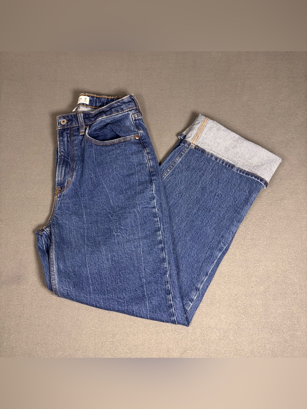 Abercrombie & Fitch Curve Love 90s Relaxed High Rise Jeans
Size 28/6L